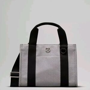 Lululemon Athletica Black and White Tote